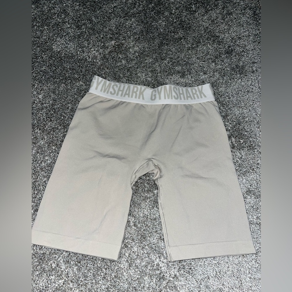 Fit Seamless Cycling Gymshark Shorts !!